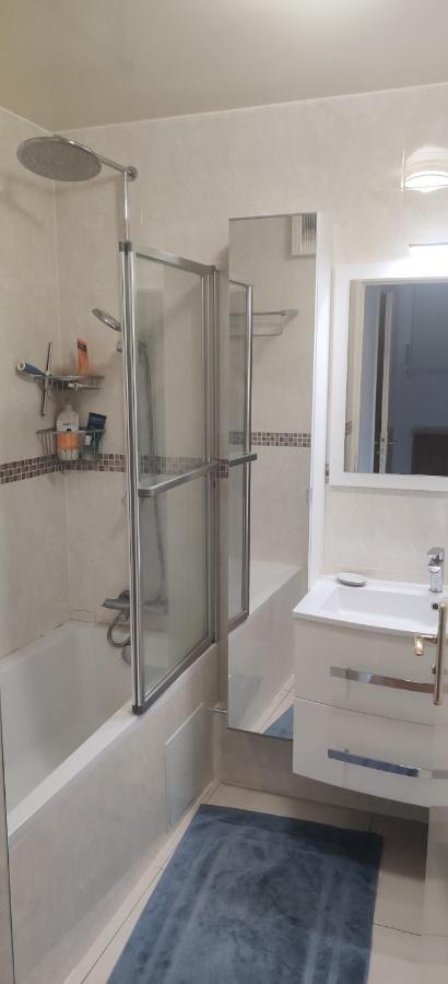 Chambre Chez L'Habitant A 5 Minutes Du Metro Иври сюр Сен Екстериор снимка